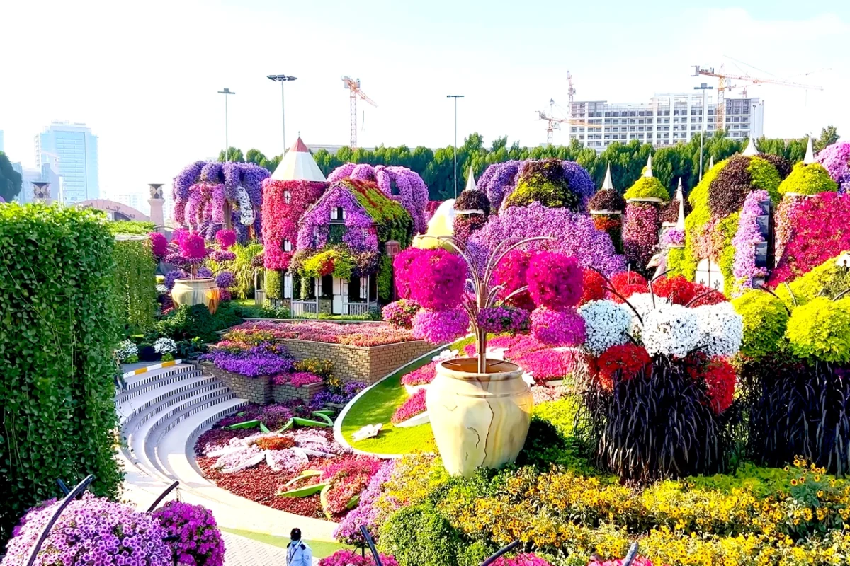 Dubai City Tour with Burj Khalifa & Miracle Garden - Image 3
