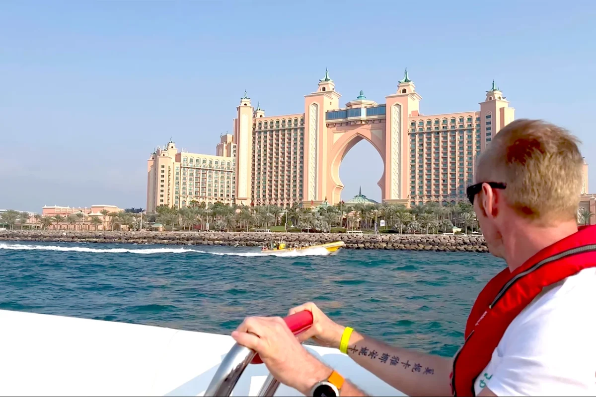 speedboat site seeing wondersgate tourism