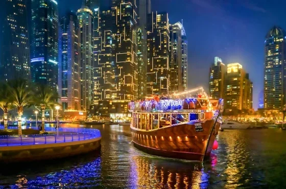 Dhow Cruise Dinner – Dubai Water Canal